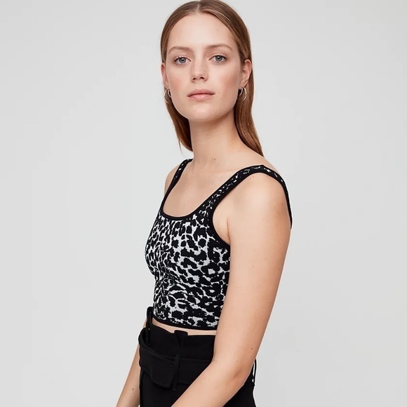 aritzia Babaton Sculpt Knit Tank Top size XS - Picture 3 of 9